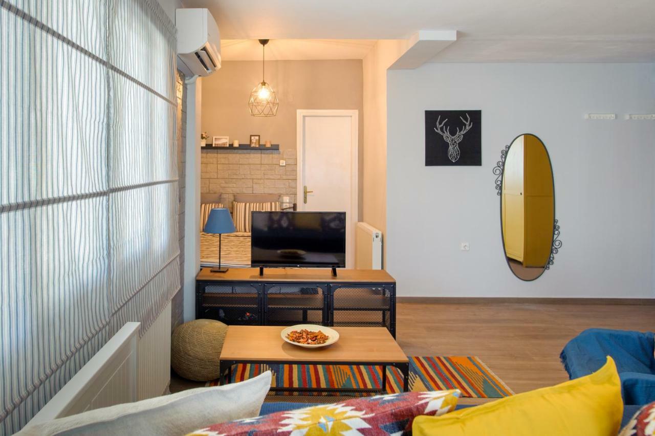 La Casa - Traditionally Elegant Apt 38M2 W Prk Grd Ioannina Ngoại thất bức ảnh